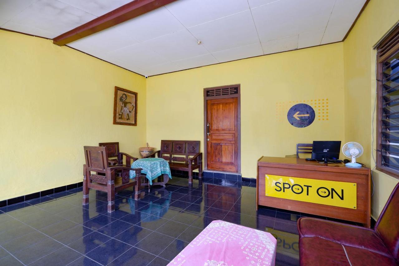 Spot On 2821 Griya Kawula Syariah Hotel Solo Exterior foto
