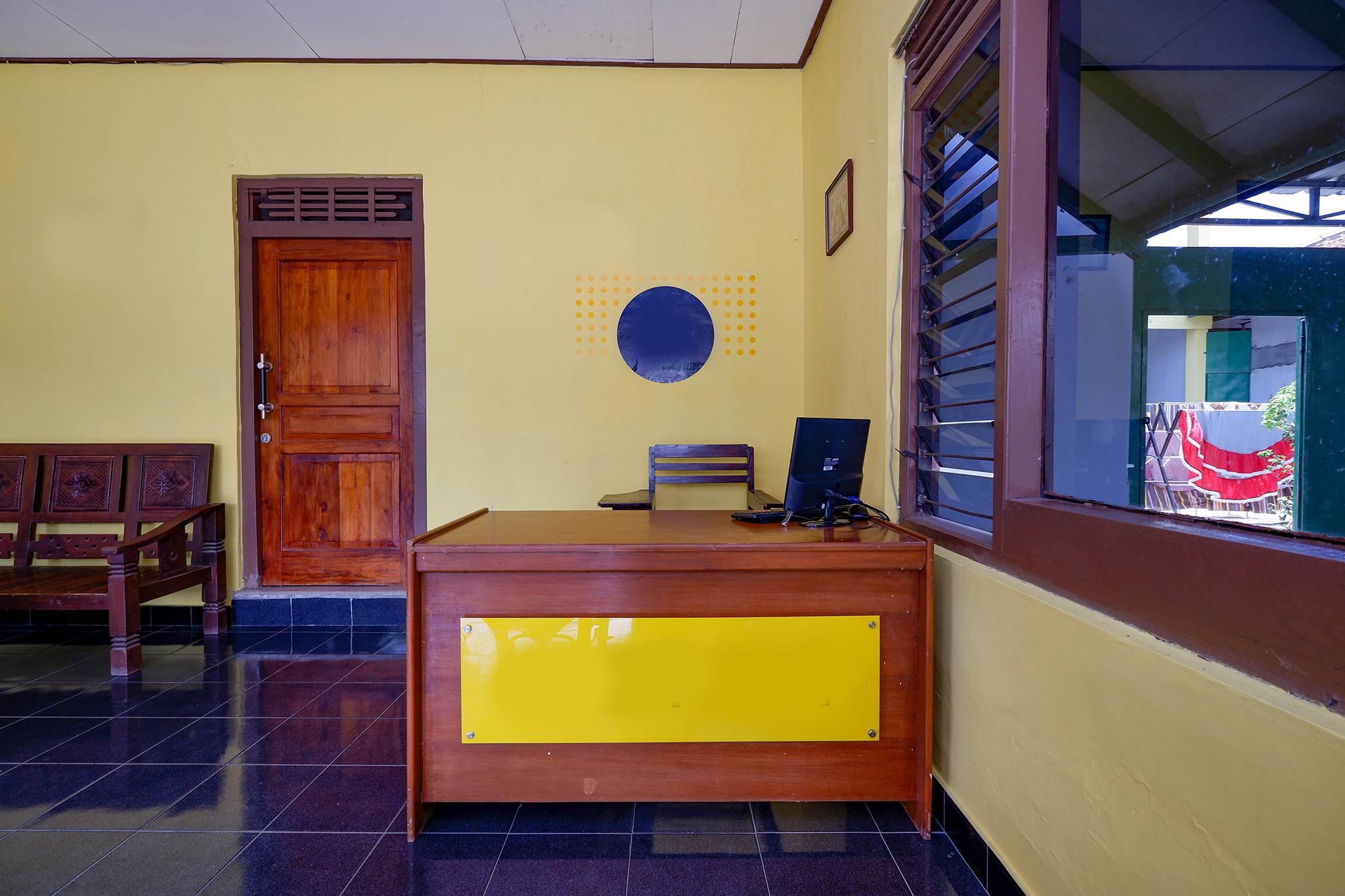 Spot On 2821 Griya Kawula Syariah Hotel Solo Exterior foto