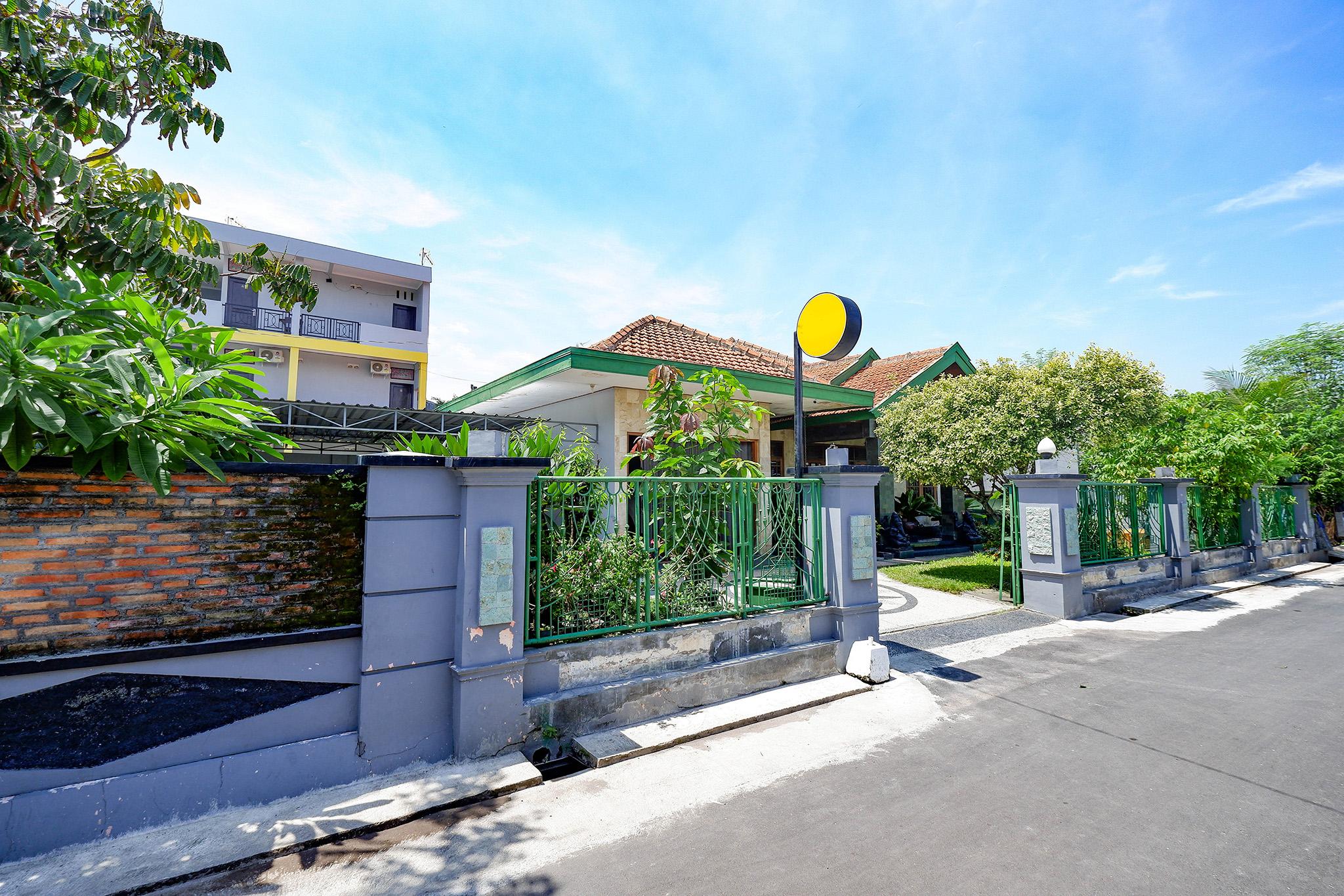 Spot On 2821 Griya Kawula Syariah Hotel Solo Exterior foto