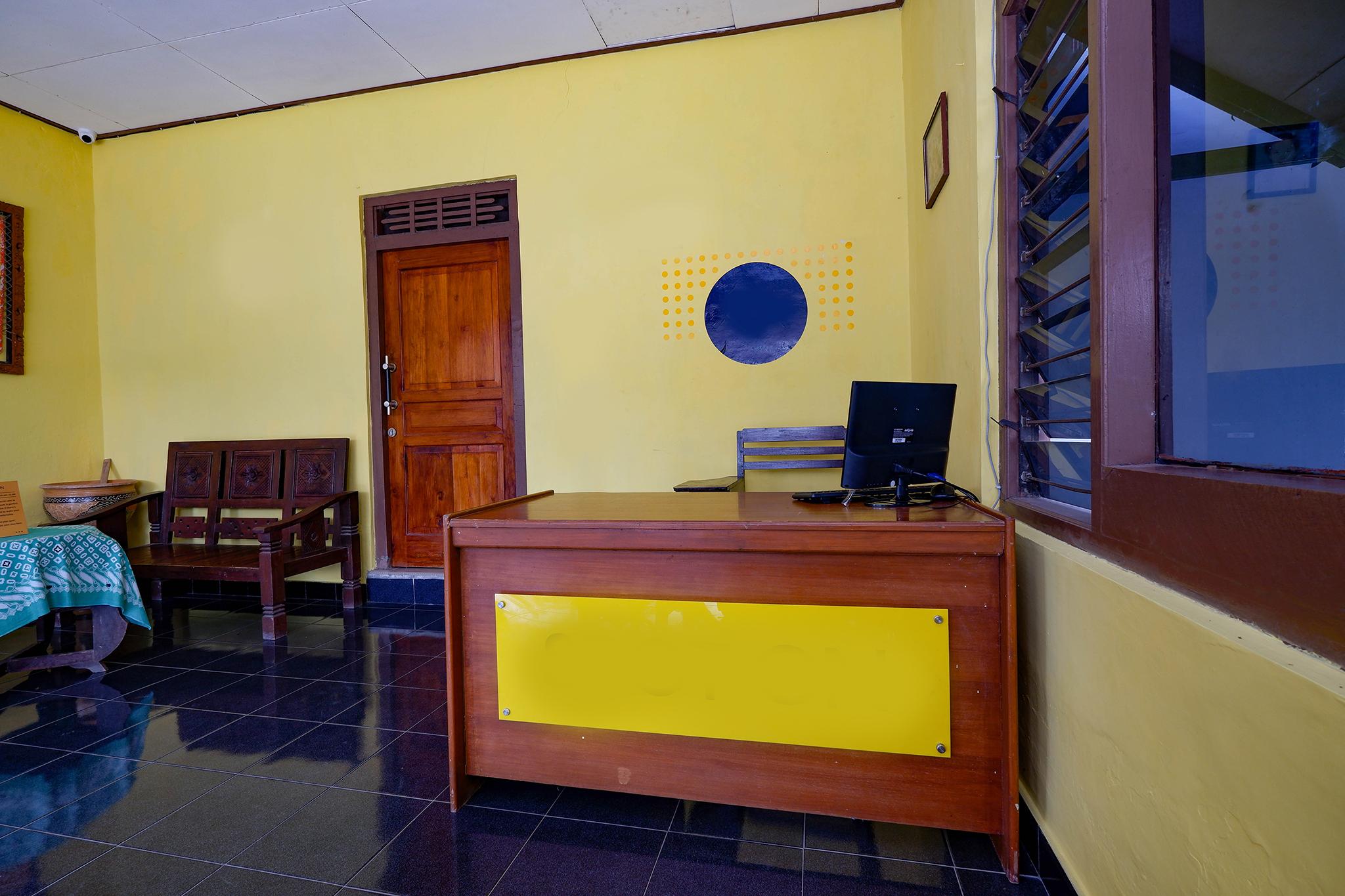 Spot On 2821 Griya Kawula Syariah Hotel Solo Exterior foto
